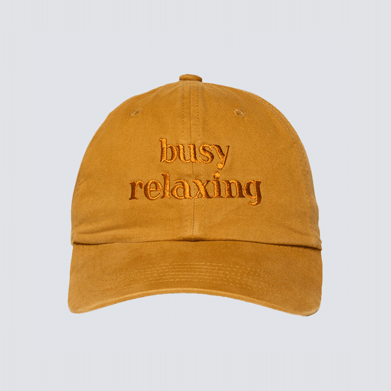 boné dad hat busy relaxing caramelo